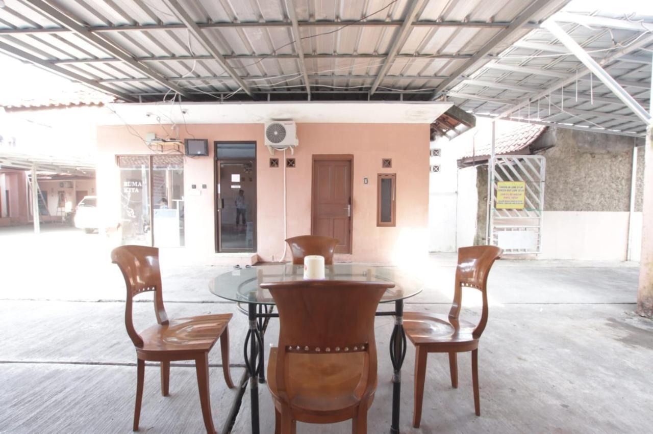 Oyo 91490 Hotel Rumah Kita Cirebon Esterno foto